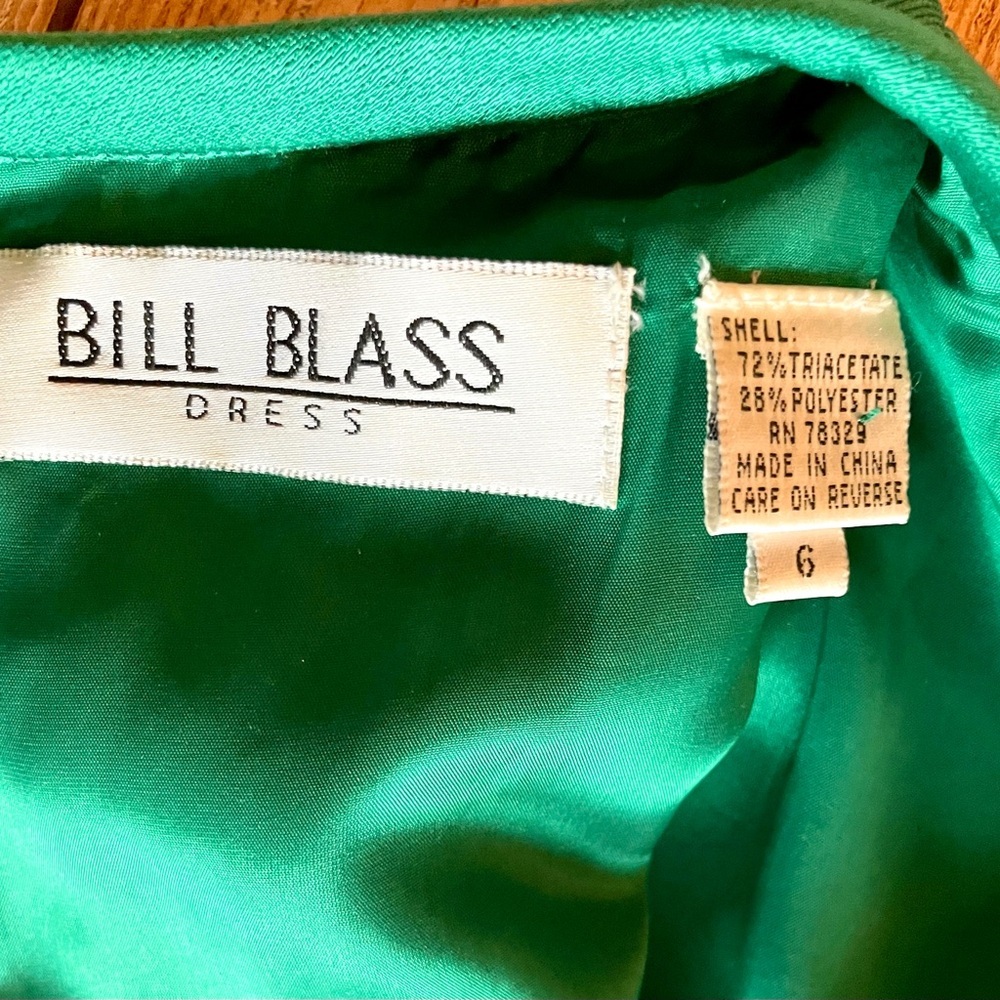 Bill Blass Vintage Emerald Green Dress with Gold Button Cuffs Size 6 - Picture 3 of 7